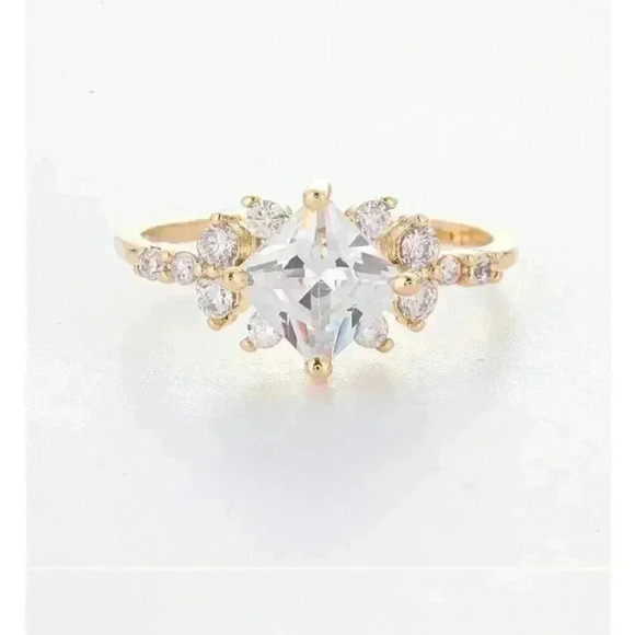 New Yellow Gold White Sapphire Ring - Picture 5 of 12